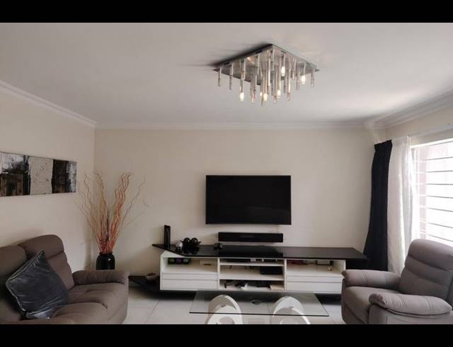 3 BEDROOM TOWNHOUSE FOR SALE IN BRUMA